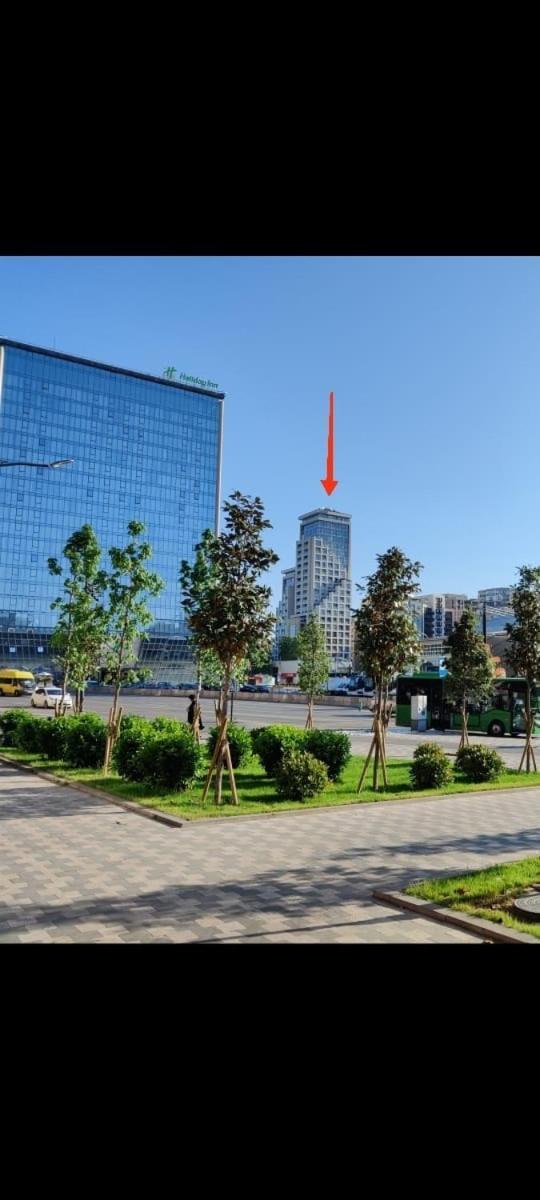 сдается 3 - х комнатная по суточно в центре טביליסי